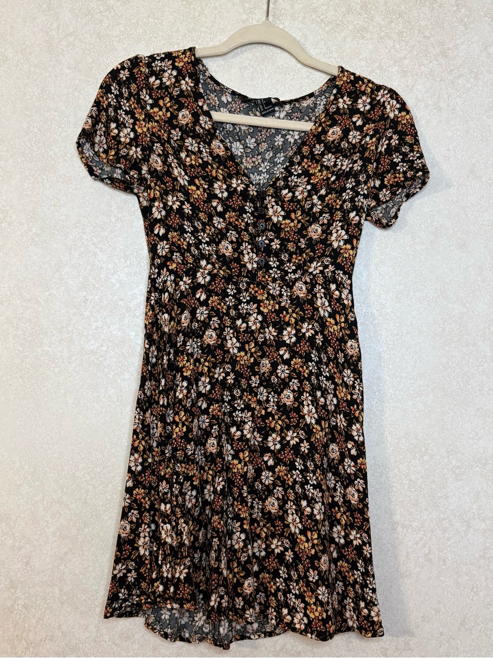 Floral V‑Neck Short Sleeve Dress